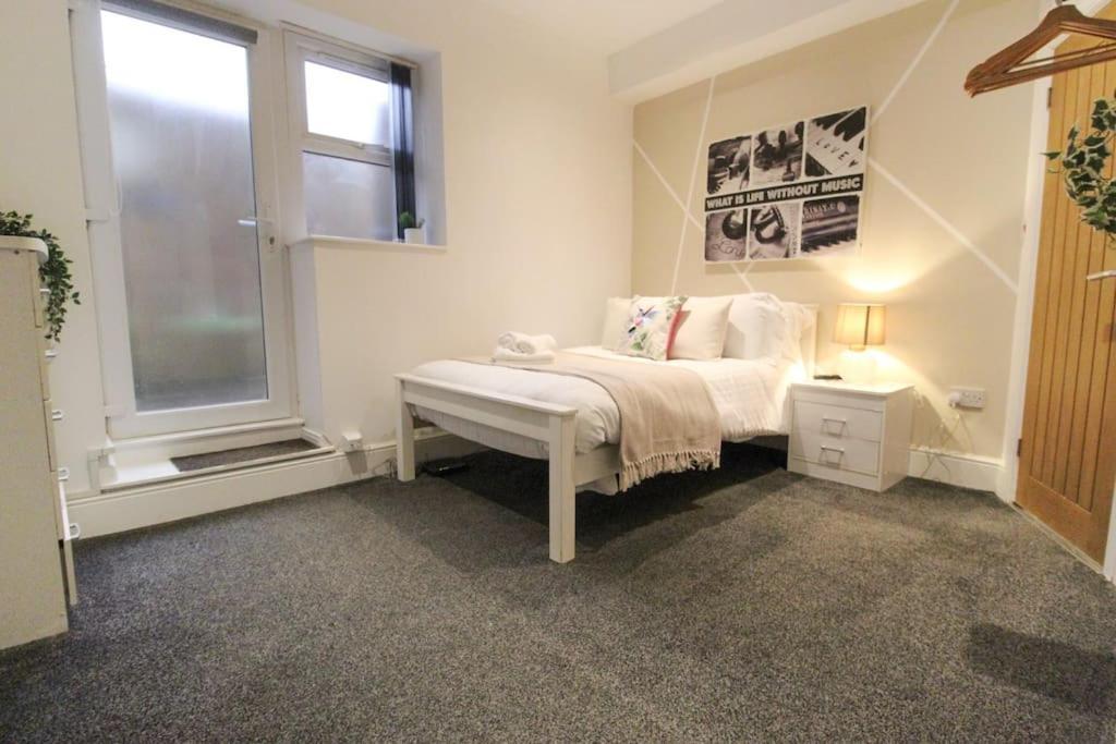 Spacious 1 Bed Apartment 1 Minute Walk From Square Nottingham Exterior photo