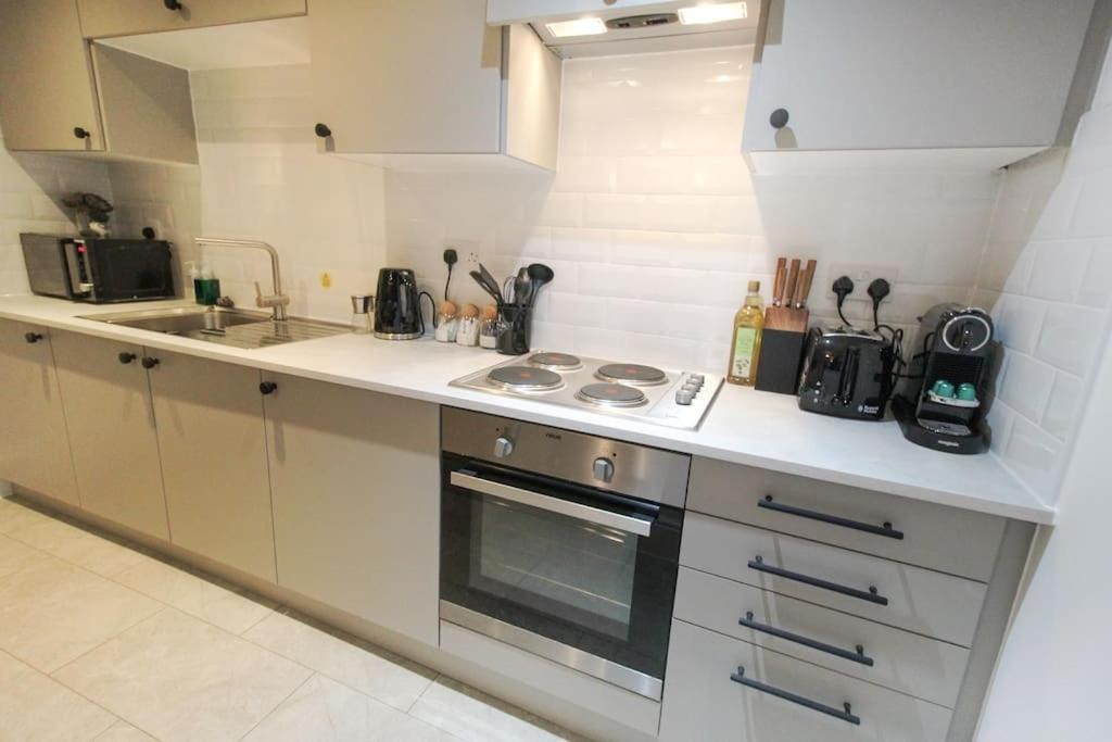 Spacious 1 Bed Apartment 1 Minute Walk From Square Nottingham Exterior photo